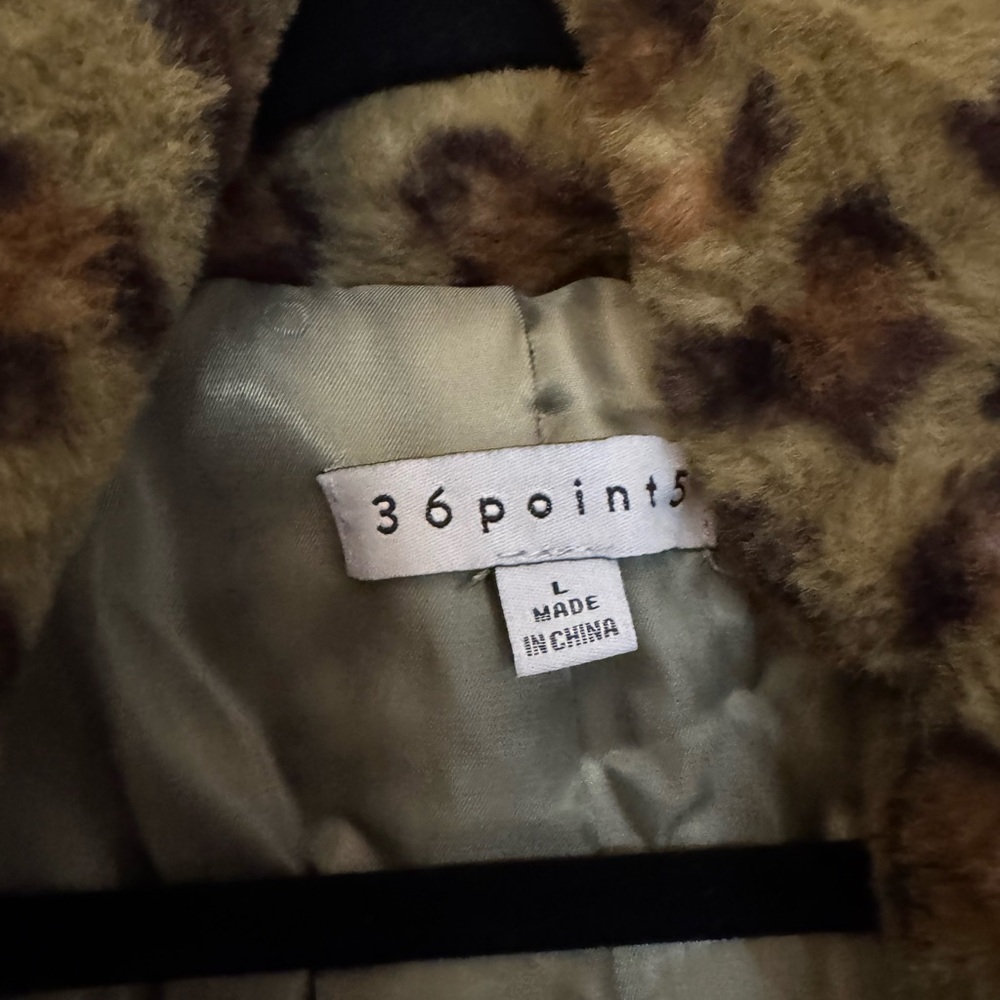 36 Point 5 Leopard Print Jacket - Picture 2 of 2